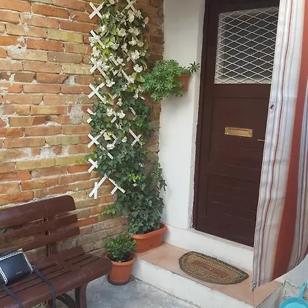 شقة Studio Apartman Patak In The Center Of *